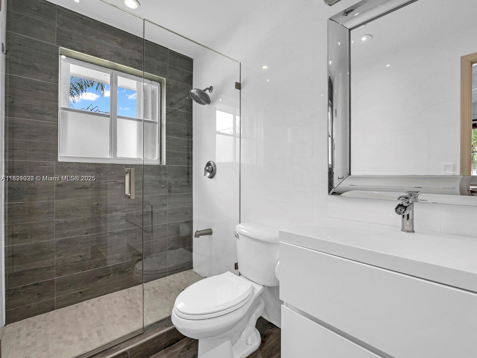 WESTON HILLS - Residential