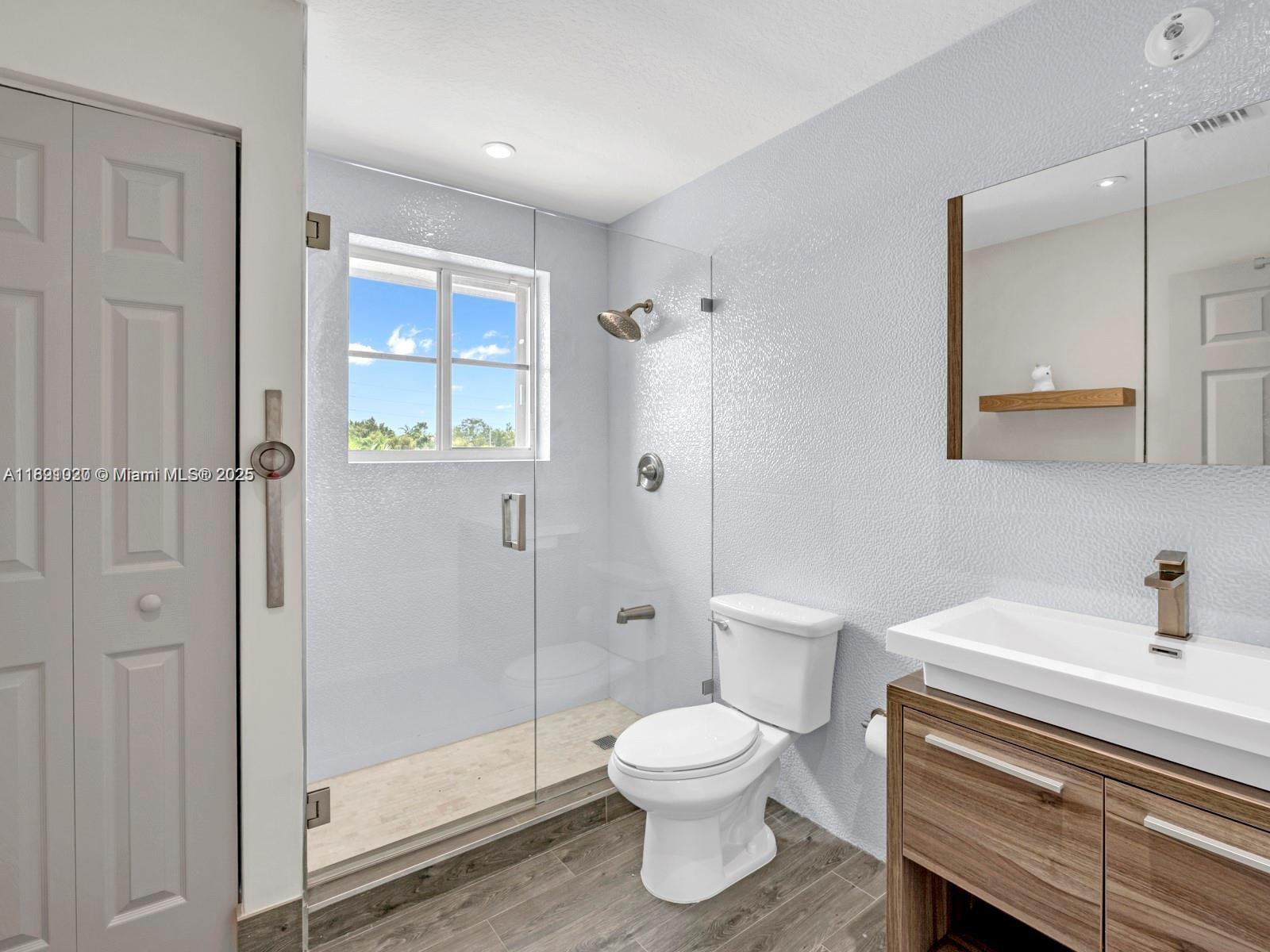 WESTON HILLS - Residential