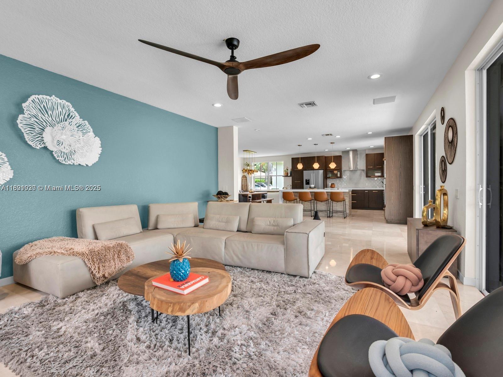 WESTON HILLS - Residential