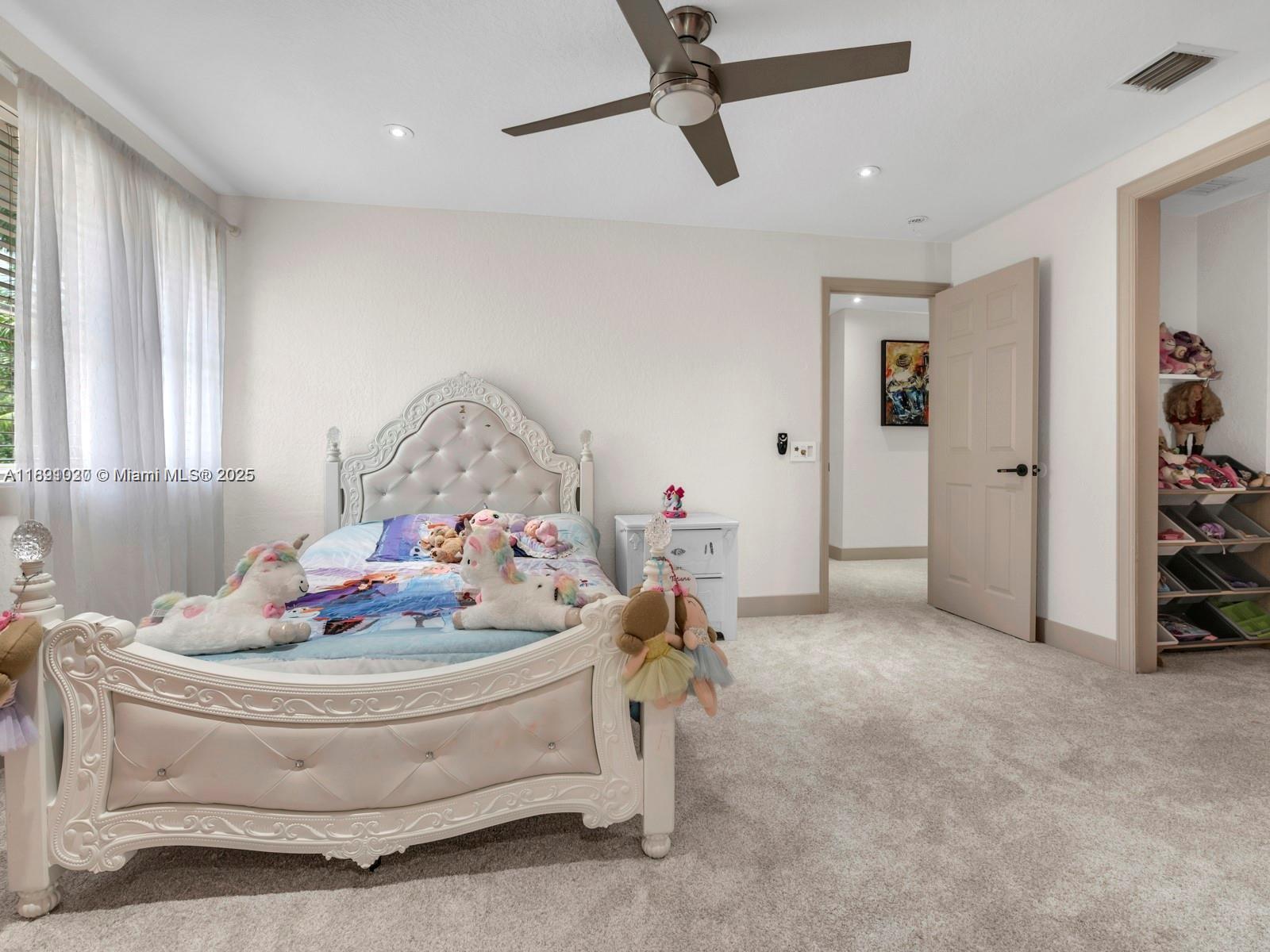 WESTON HILLS - Residential
