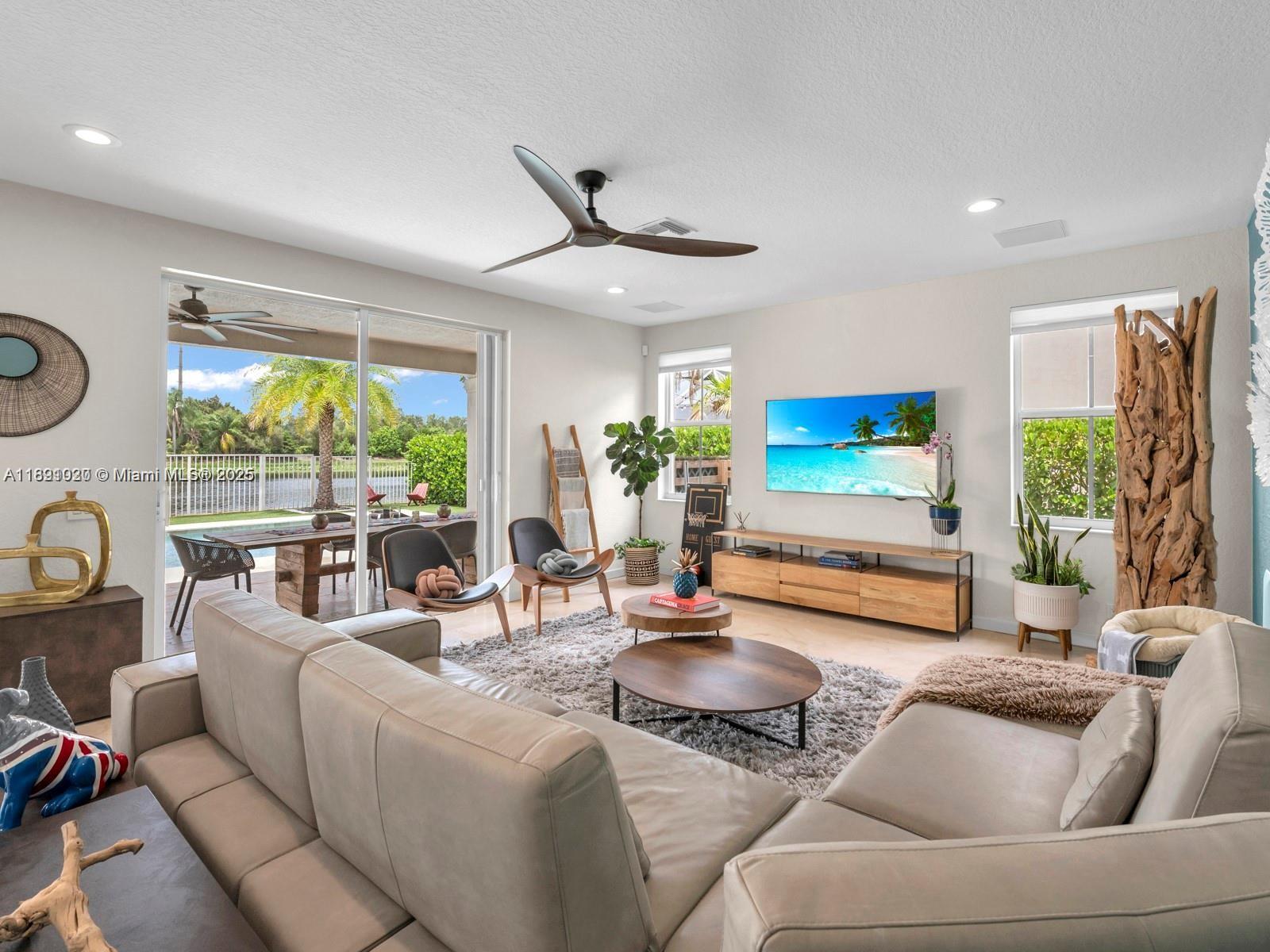 WESTON HILLS - Residential