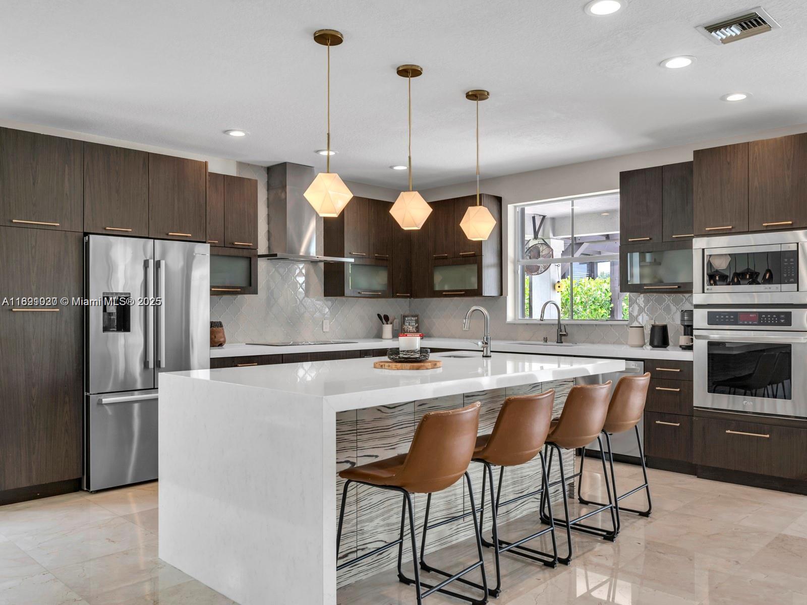 WESTON HILLS - Residential