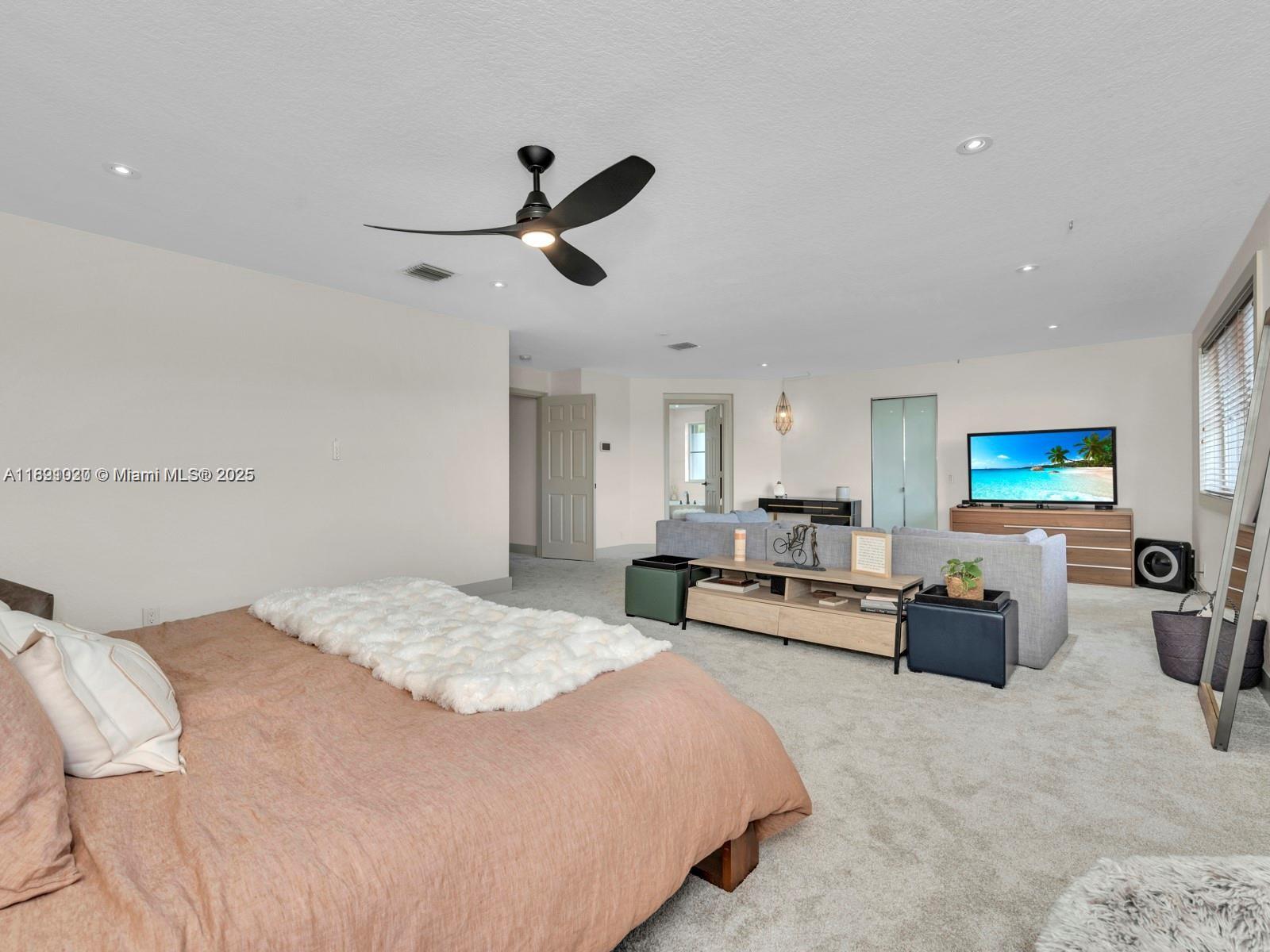 WESTON HILLS - Residential