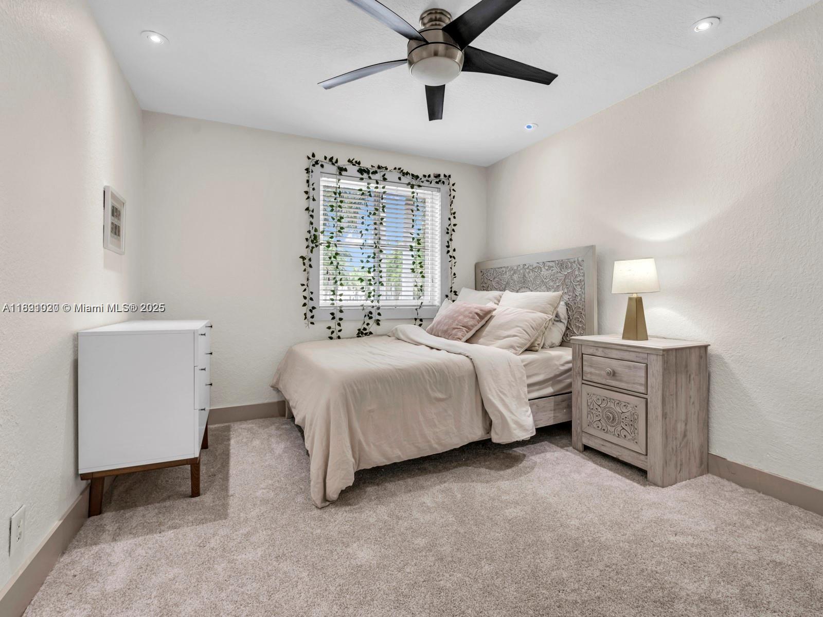 WESTON HILLS - Residential