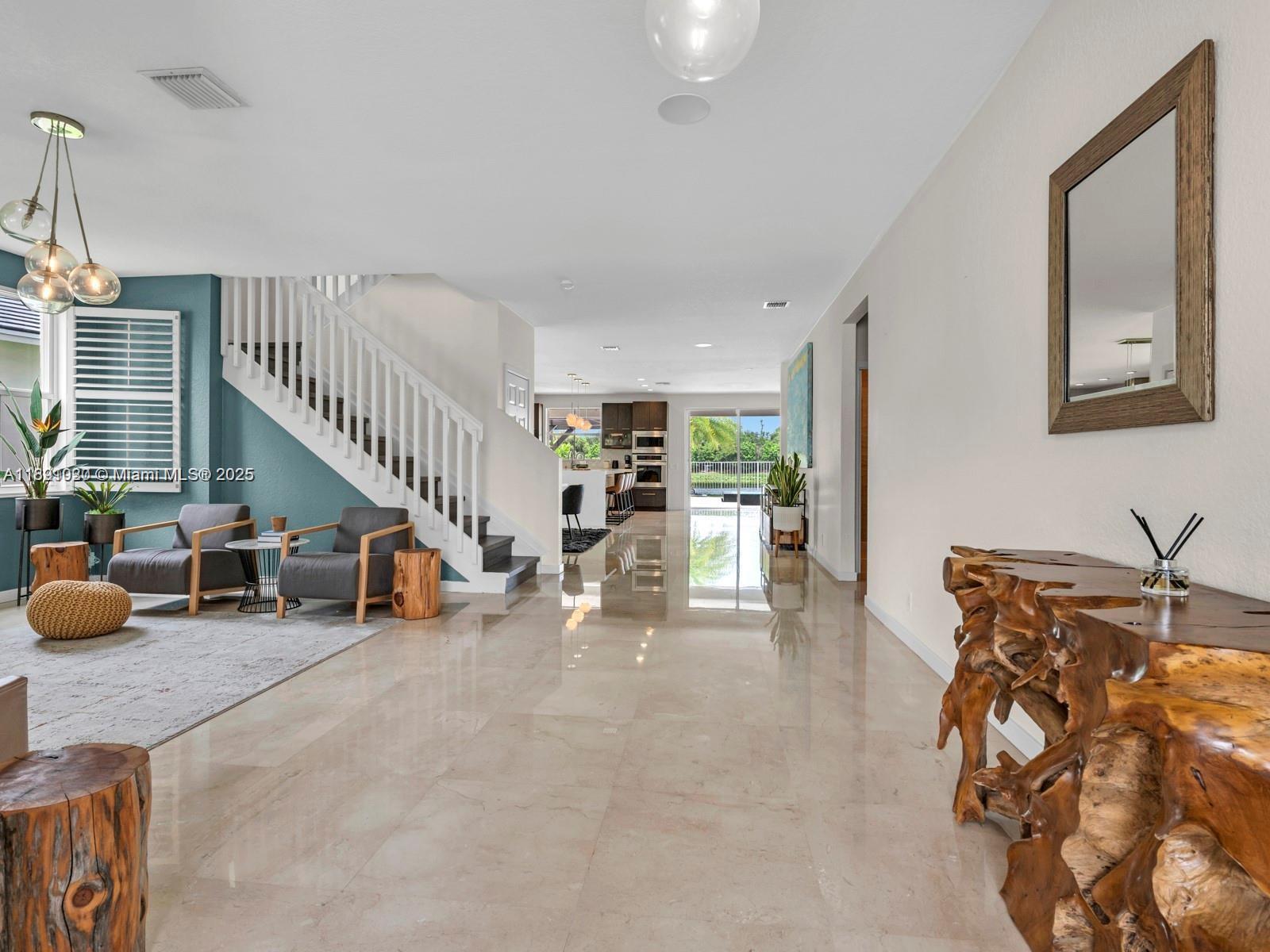 WESTON HILLS - Residential