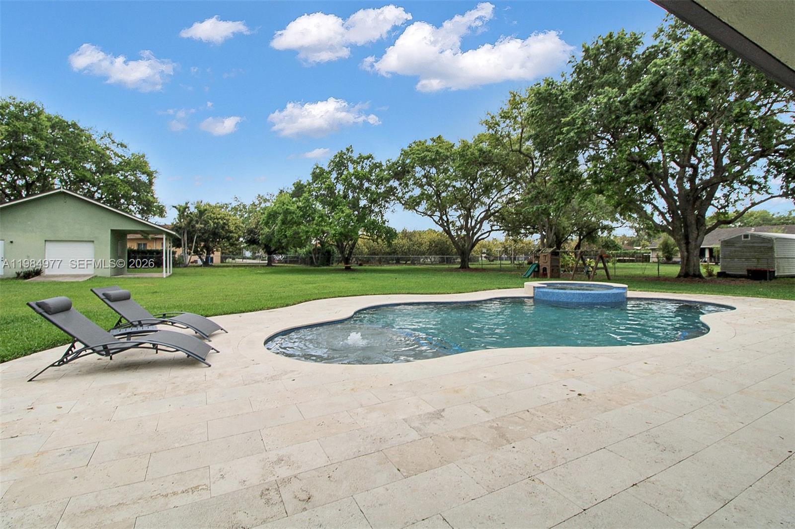 THE REDLANDS SEC 1 - Residential