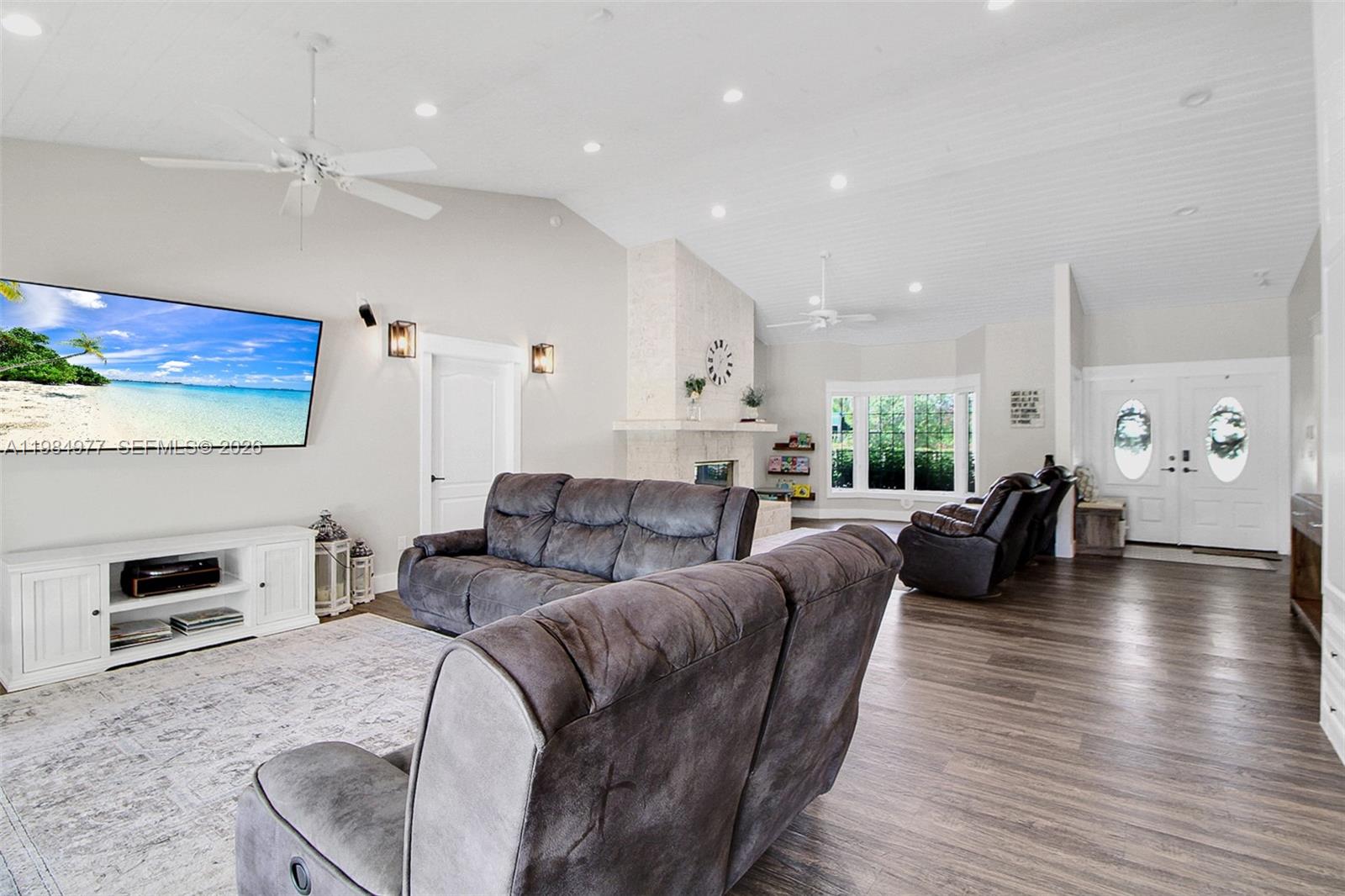 THE REDLANDS SEC 1 - Residential