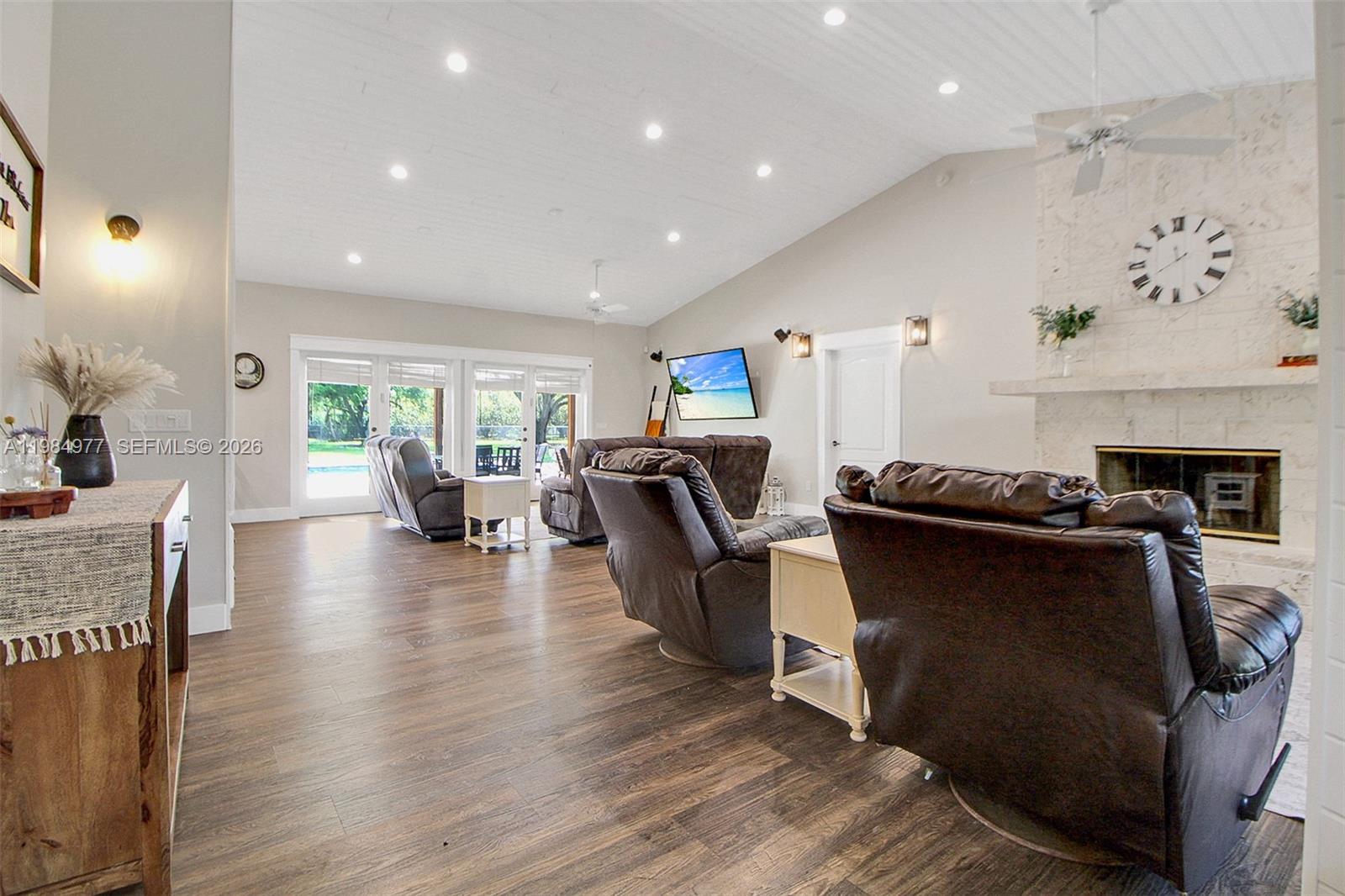 THE REDLANDS SEC 1 - Residential