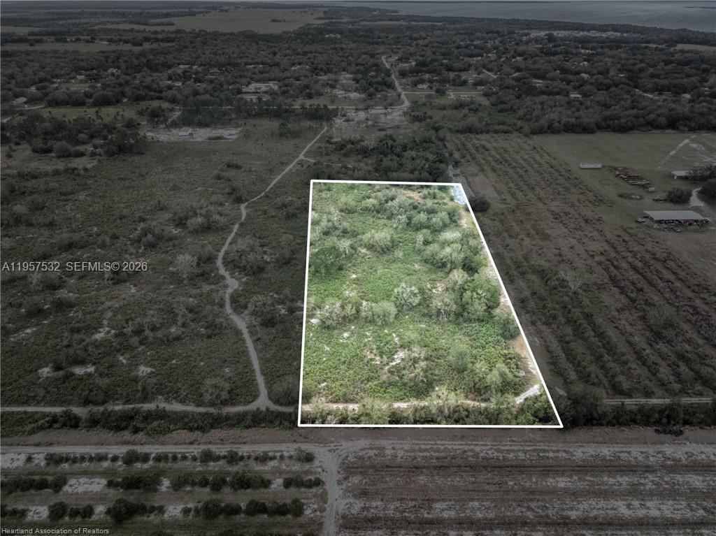 HOLIDAY LAKE ESTATE - Land