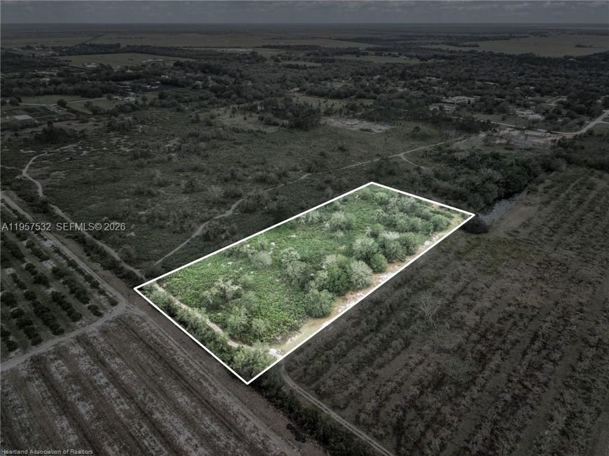 Looking for the perfect spot to build your dream home, mobile home, or pole barn? Don’t miss out on this unique
opportunity to own five one-acre parcels being sold together, totaling five acres of prime land in Lorida, FL. Zoned M1S for
mobile homes, this property offers incredible potential for anyone looking to enjoy peaceful country living with plenty of
room to spread out. Located just minutes from Highway 98, you’ll be close to the charming community of Spring Lake, the
world-renowned Sebring International Raceway, and Sebring – home to this year’s HGTV’s Hometown Takeover winner.
Whether you're seeking a quiet retreat, a place to build your future home, or simply want to take advantage of the ample
space for outdoor projects, this property has it all. With the ability to place a new mobile home, pole barn, and more, the
possibilities are endless. Don’t wait – this rare property won’t last long. Grab this chance to secure a slice of rural Florida
paradise today!