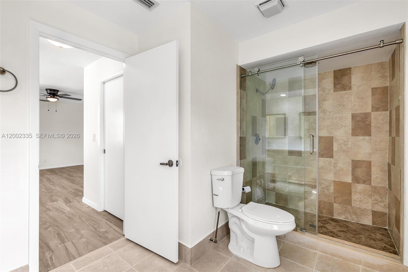 EMBASSY LAKES - Residential Lease