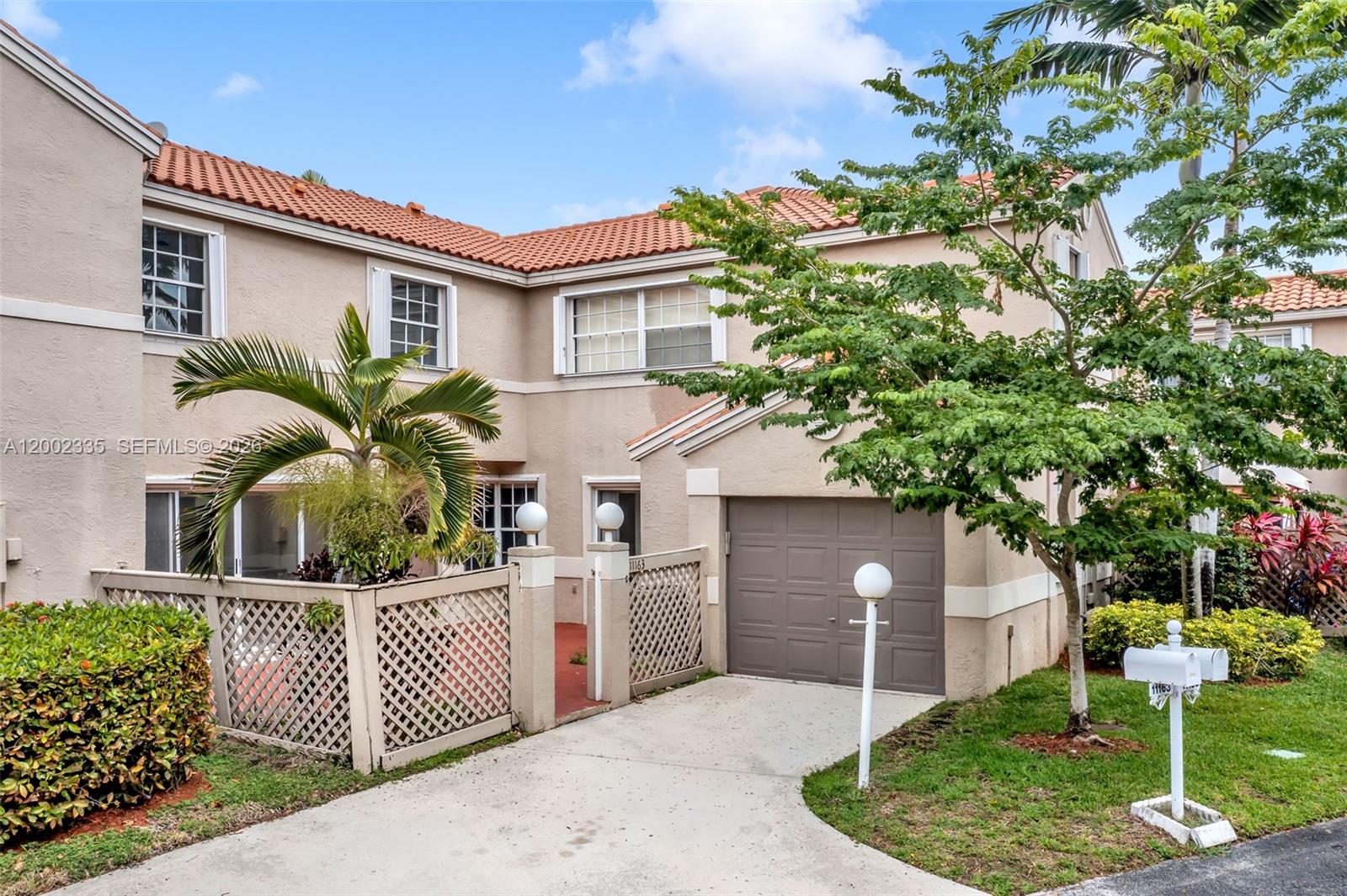 EMBASSY LAKES - Residential Lease