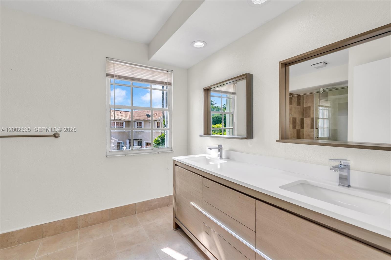 EMBASSY LAKES - Residential Lease