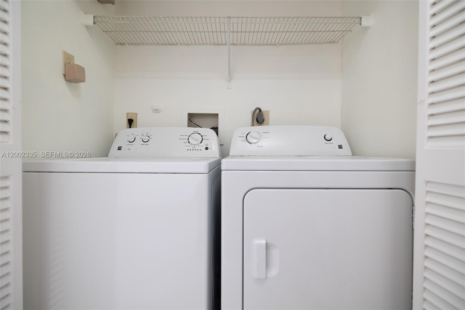 EMBASSY LAKES - Residential Lease