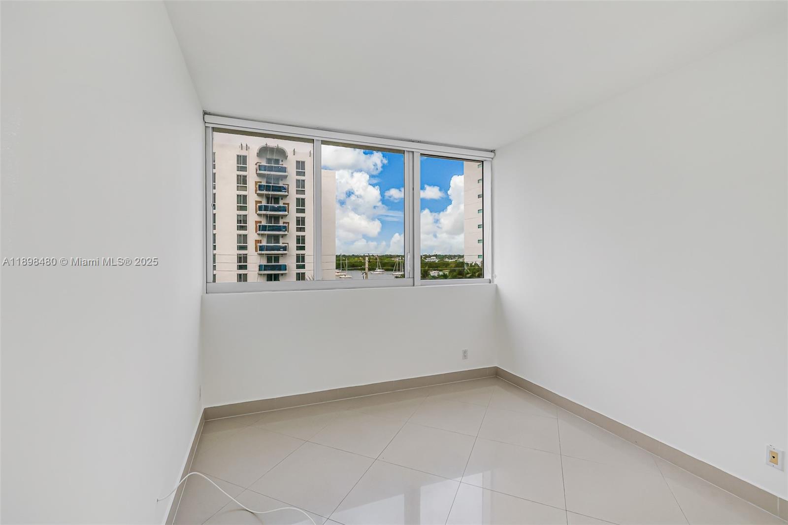 BLUE BAY TOWER CONDO - Residential Lease