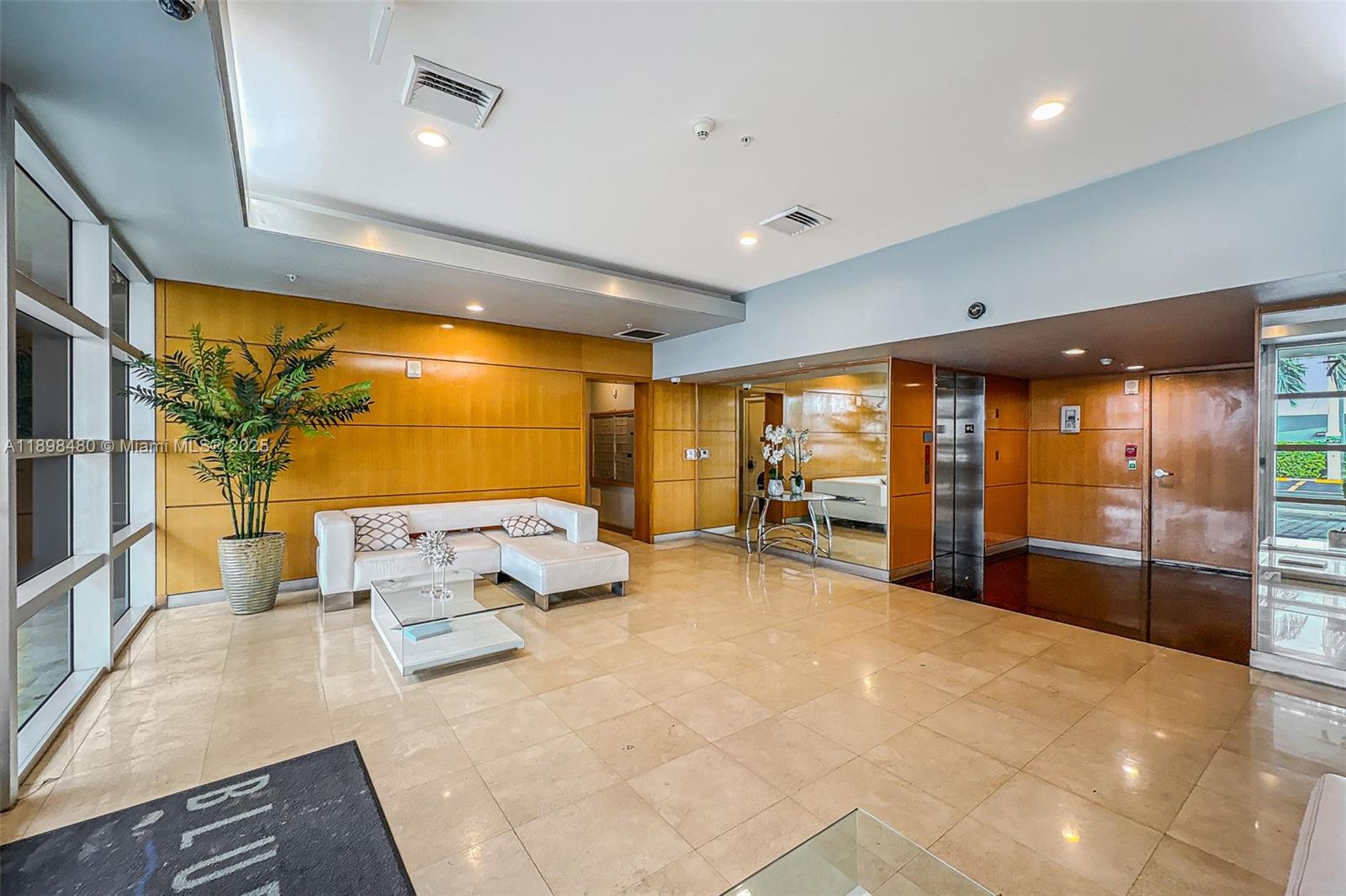 BLUE BAY TOWER CONDO - Residential Lease