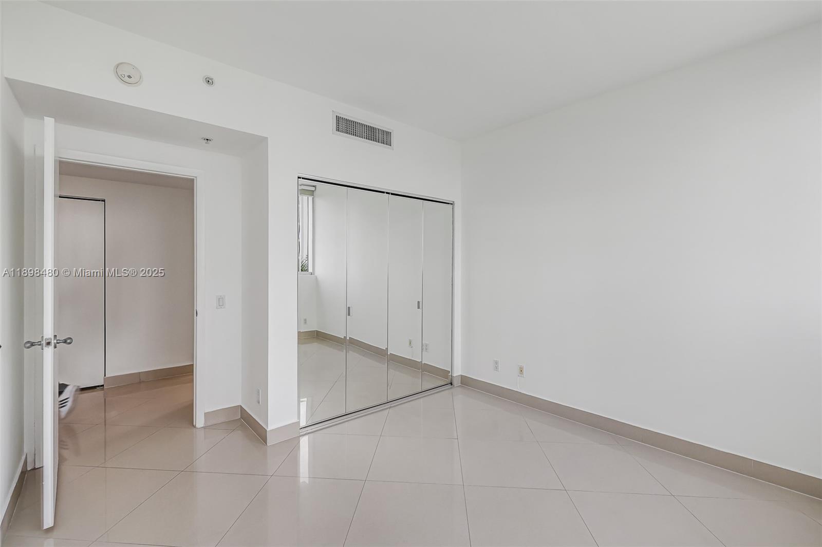 BLUE BAY TOWER CONDO - Residential Lease