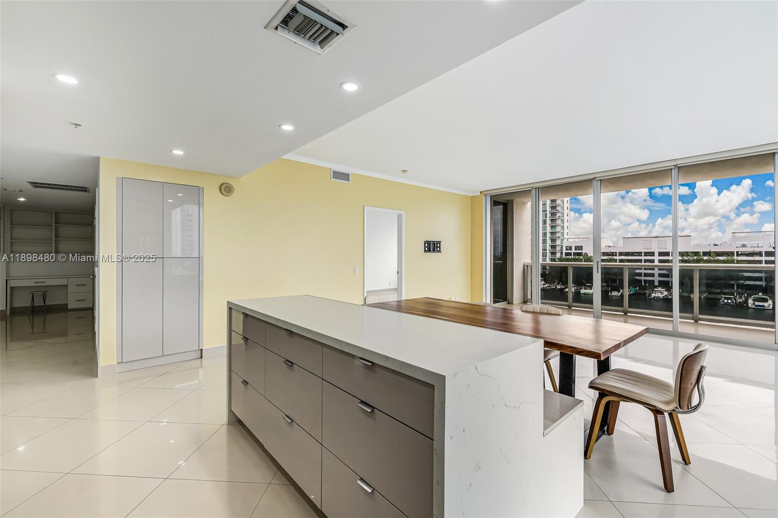 BLUE BAY TOWER CONDO - Residential Lease