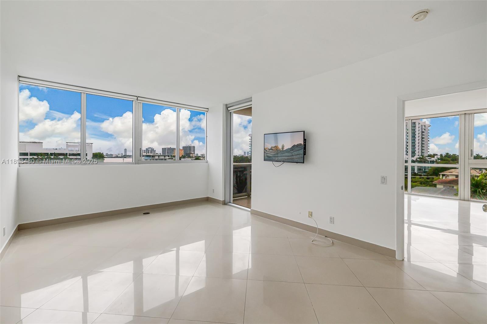 BLUE BAY TOWER CONDO - Residential Lease