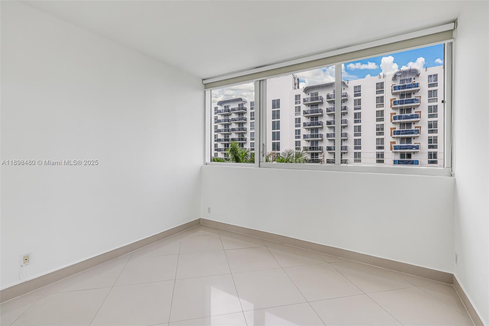 BLUE BAY TOWER CONDO - Residential Lease