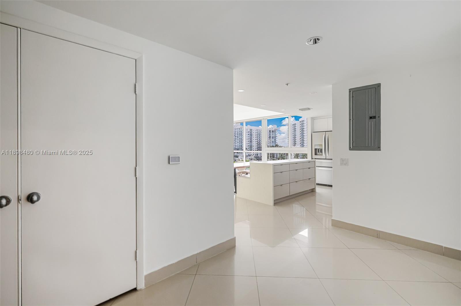 BLUE BAY TOWER CONDO - Residential Lease