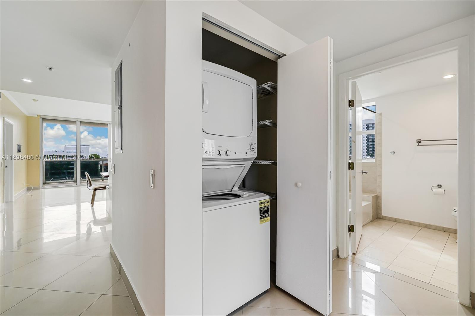 BLUE BAY TOWER CONDO - Residential Lease