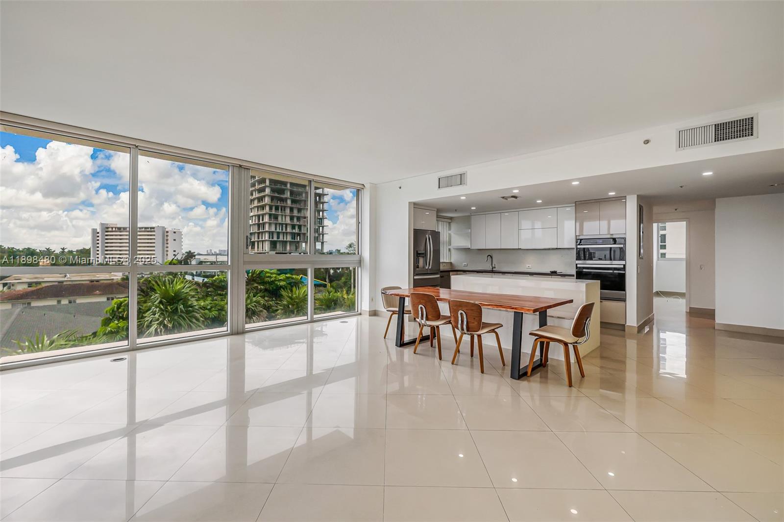 BLUE BAY TOWER CONDO - Residential Lease