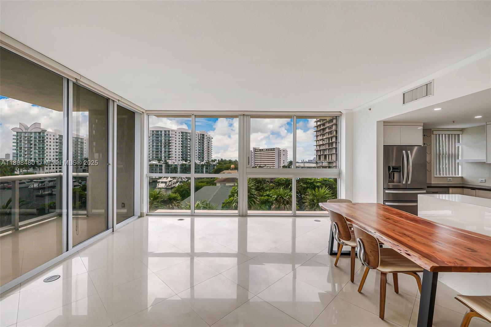 BLUE BAY TOWER CONDO - Residential Lease