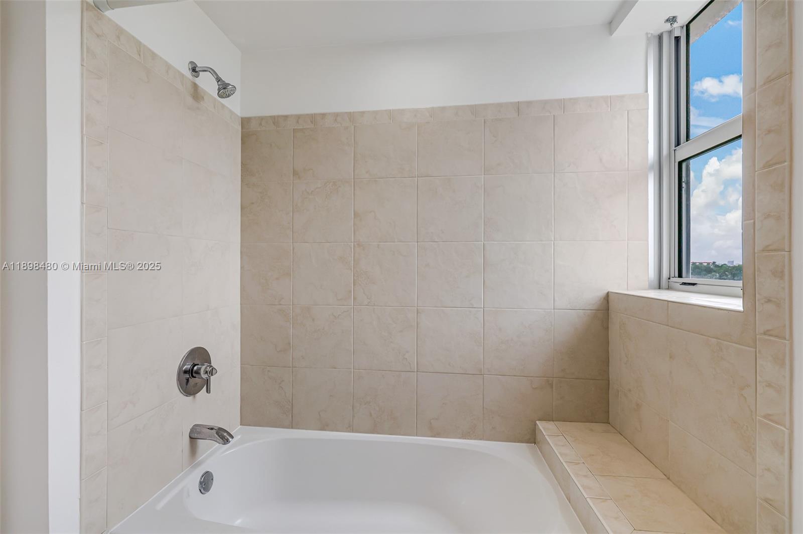 BLUE BAY TOWER CONDO - Residential Lease