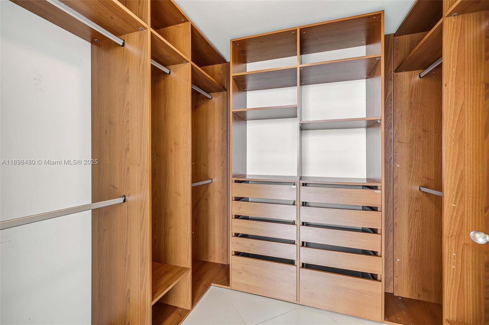 BLUE BAY TOWER CONDO - Residential Lease