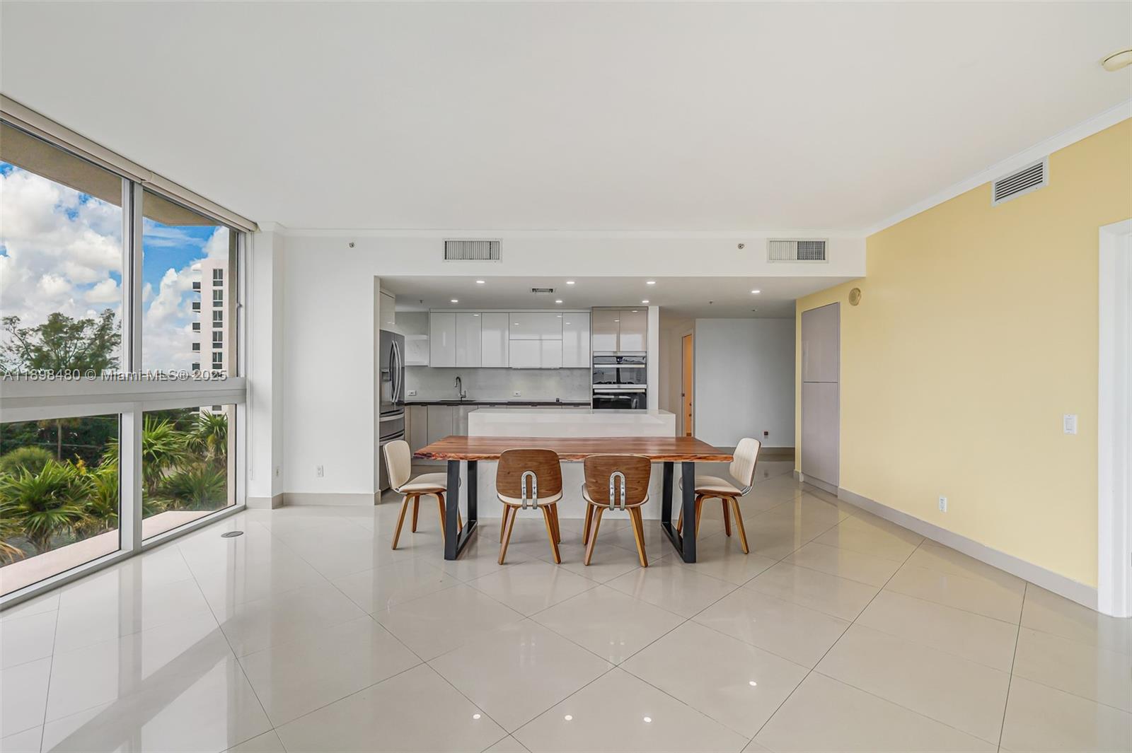 BLUE BAY TOWER CONDO - Residential Lease