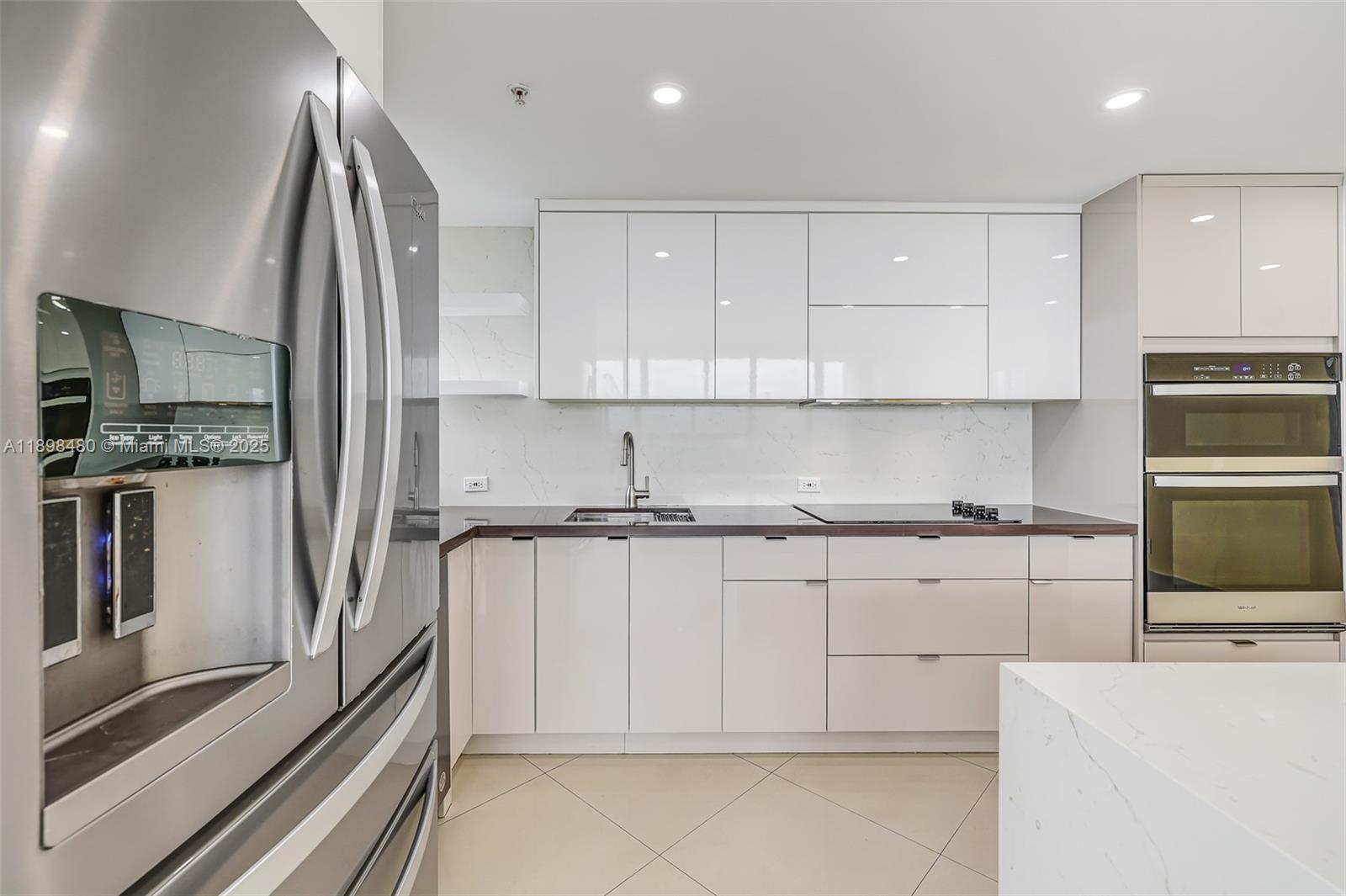 BLUE BAY TOWER CONDO - Residential Lease