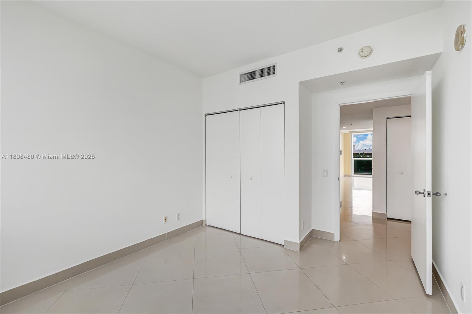 BLUE BAY TOWER CONDO - Residential Lease