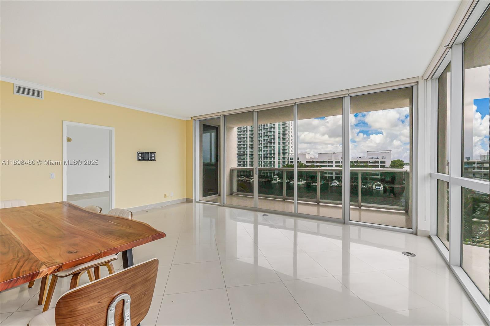 BLUE BAY TOWER CONDO - Residential Lease