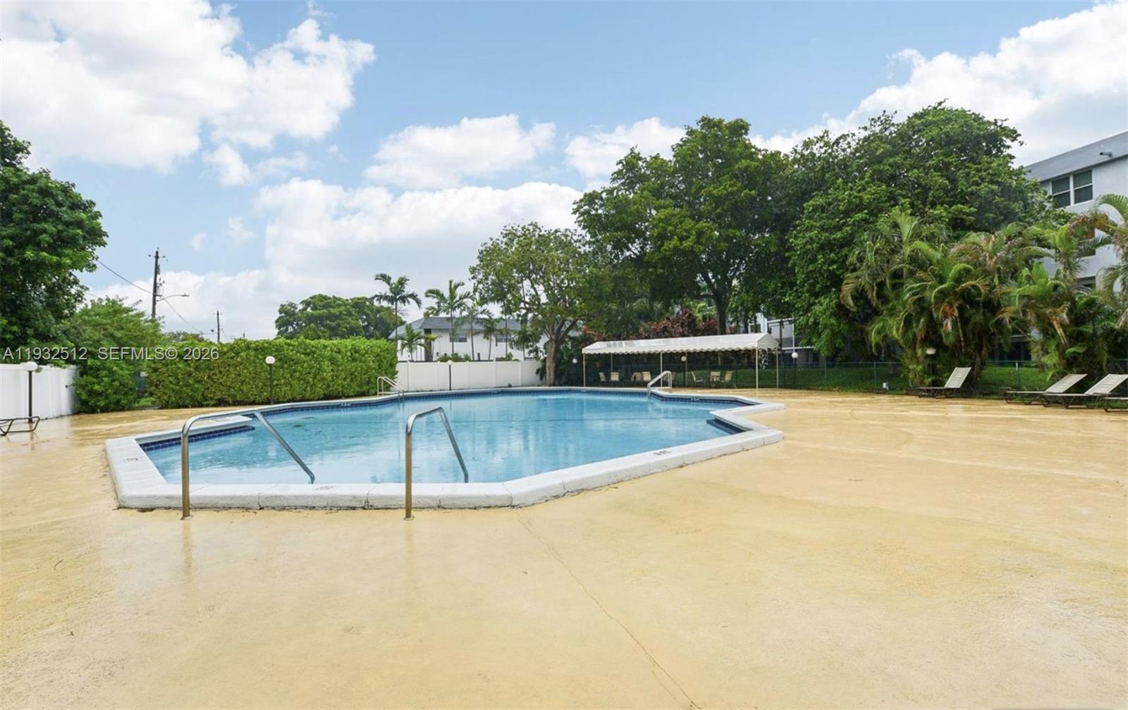 ROYAL PARK CONDO - Residential