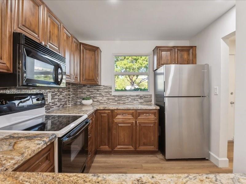 ROYAL PARK CONDO - Residential