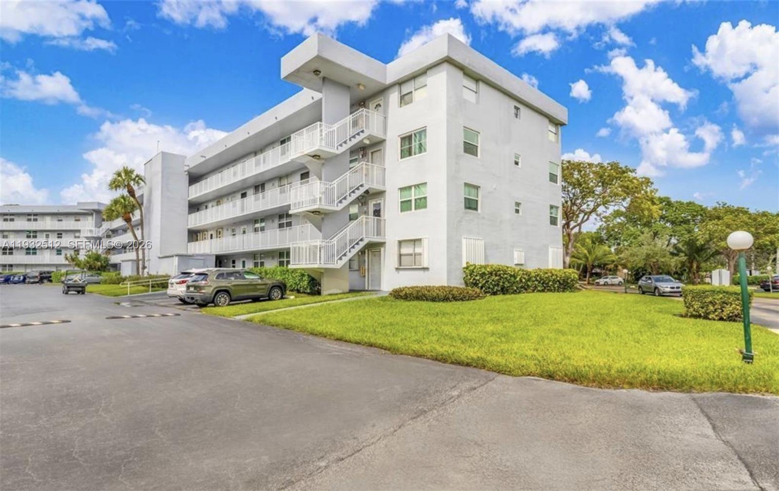 ROYAL PARK CONDO - Residential