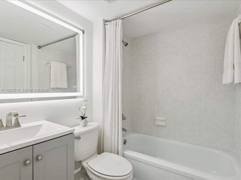 ROYAL PARK CONDO - Residential