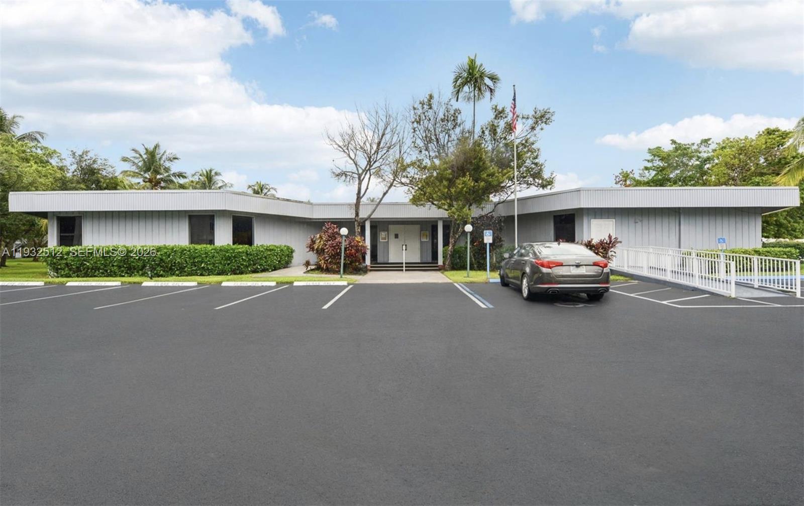 ROYAL PARK CONDO - Residential