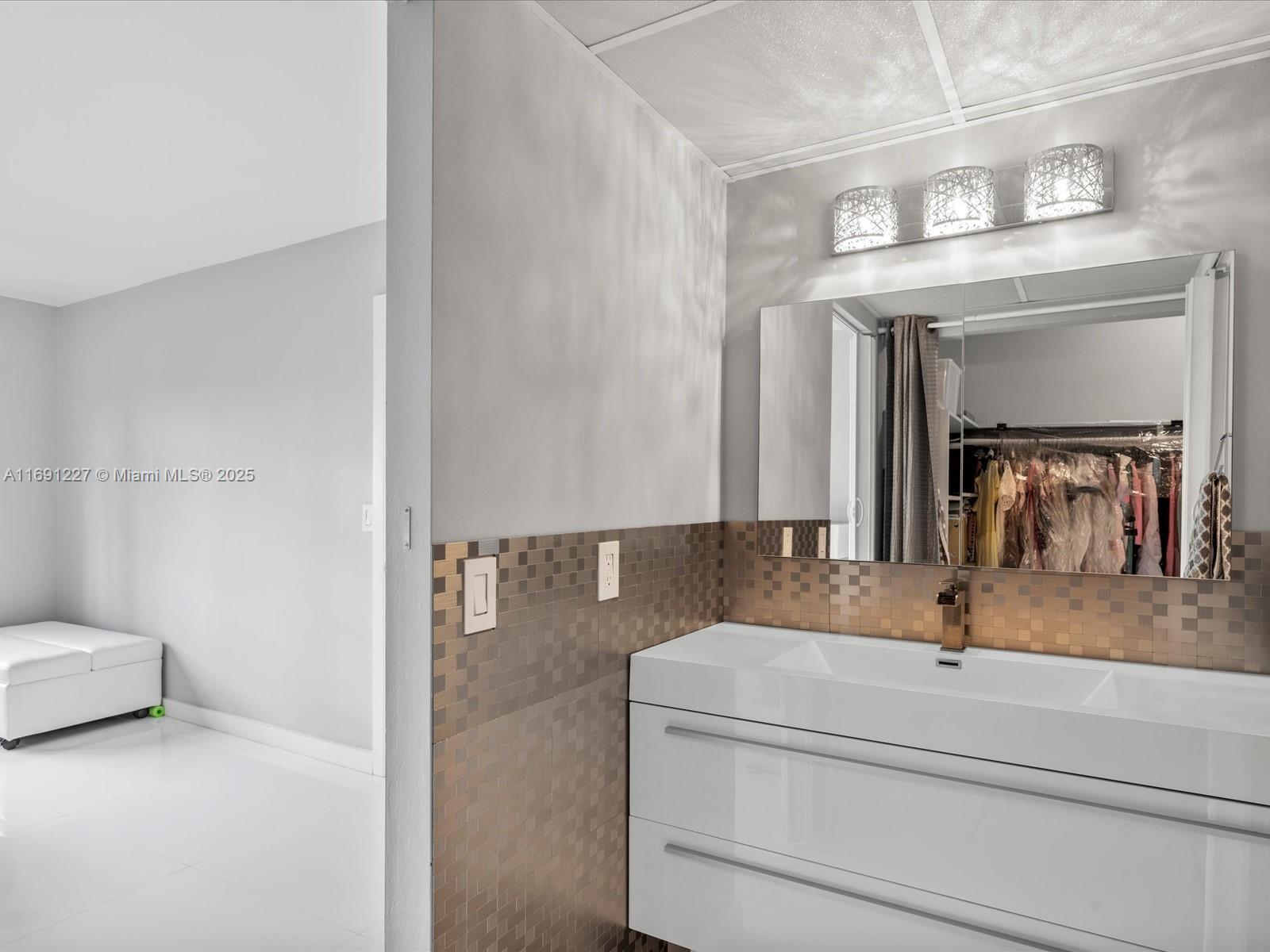 FAIRWAYS RIVIERA CONDO - Residential