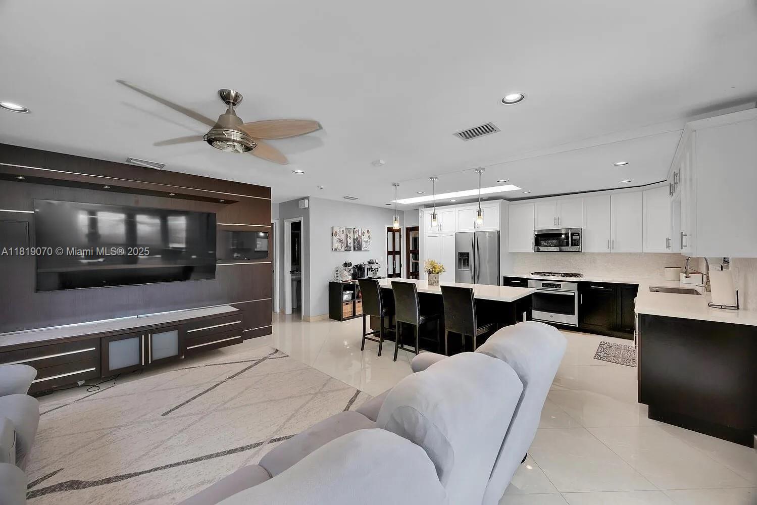 CALUSA CLUB ESTS, 7TH ADD - Residential Lease