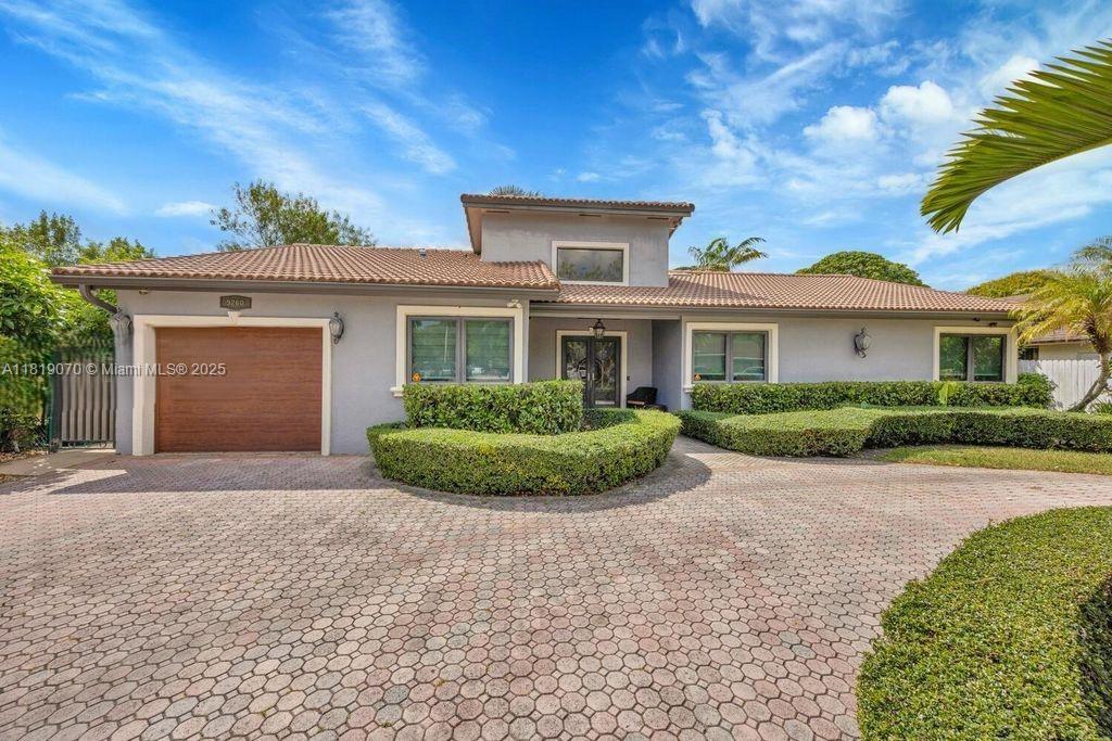 9260 Sw 134th Pl, Miami, Broward County, Florida - 4 Bedrooms  
3 Bathrooms - 