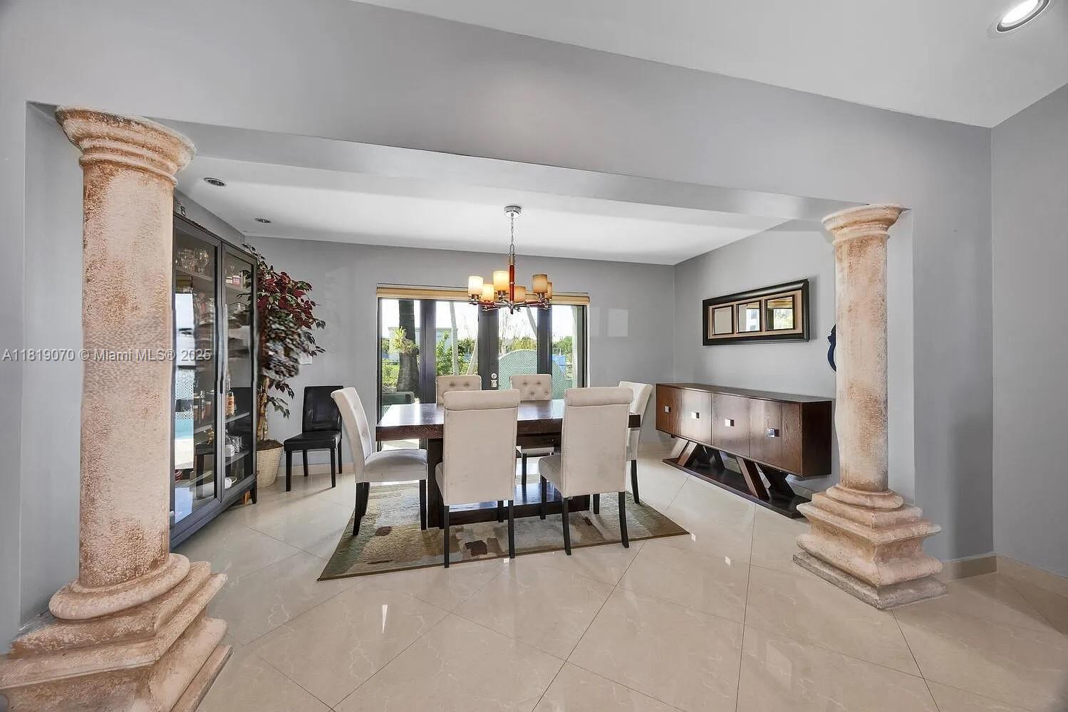 CALUSA CLUB ESTS, 7TH ADD - Residential Lease