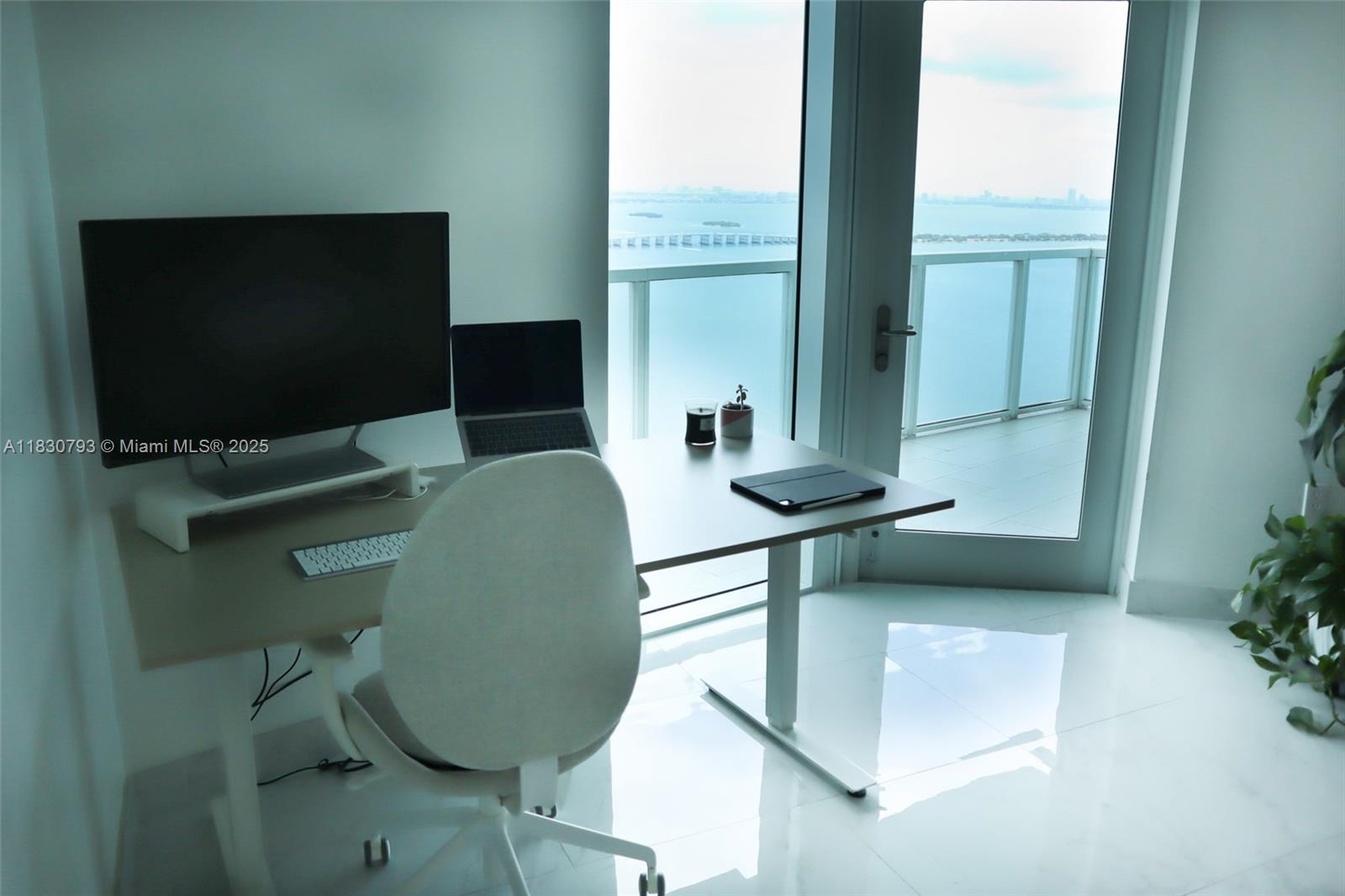 QUANTUM ON THE BAY CONDO - Residential