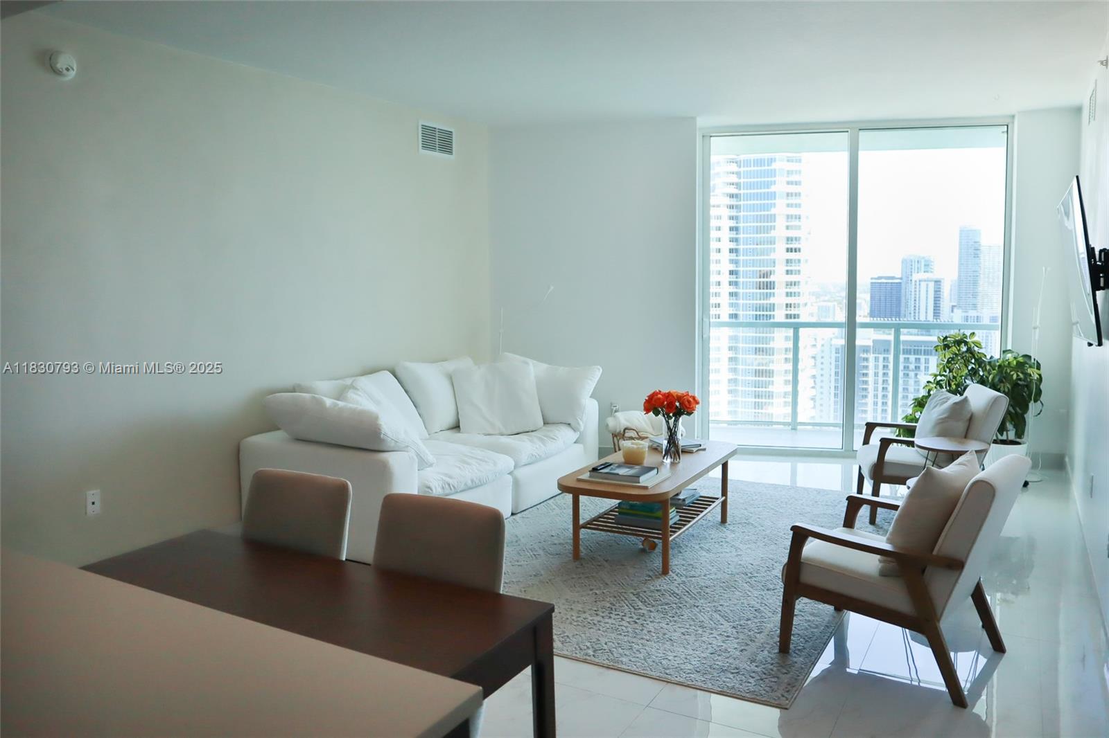 1900 N Bayshore Dr 3804
