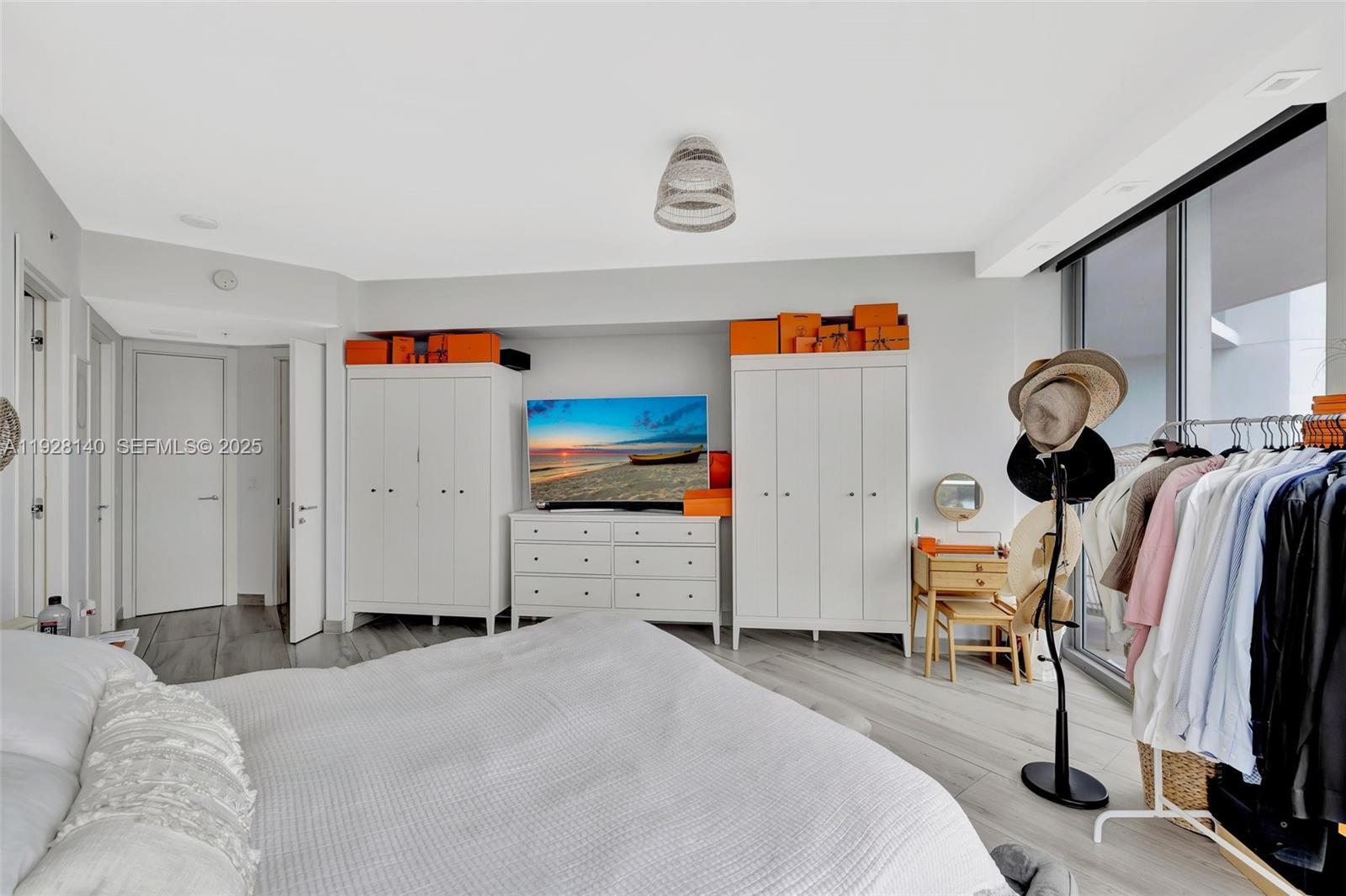 MARINA PALMS RESIDENCES - Residential Lease