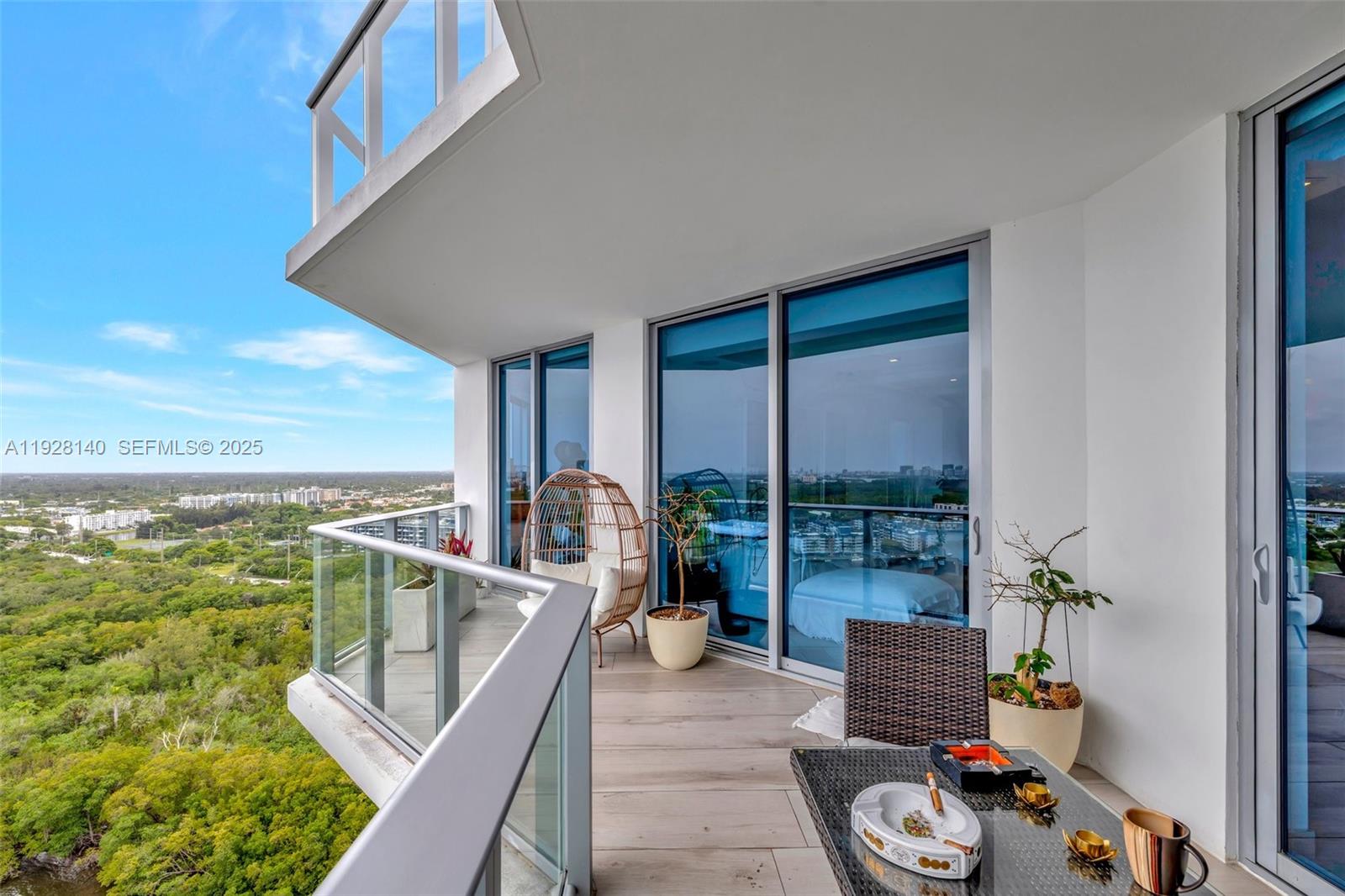 MARINA PALMS RESIDENCES - Residential Lease