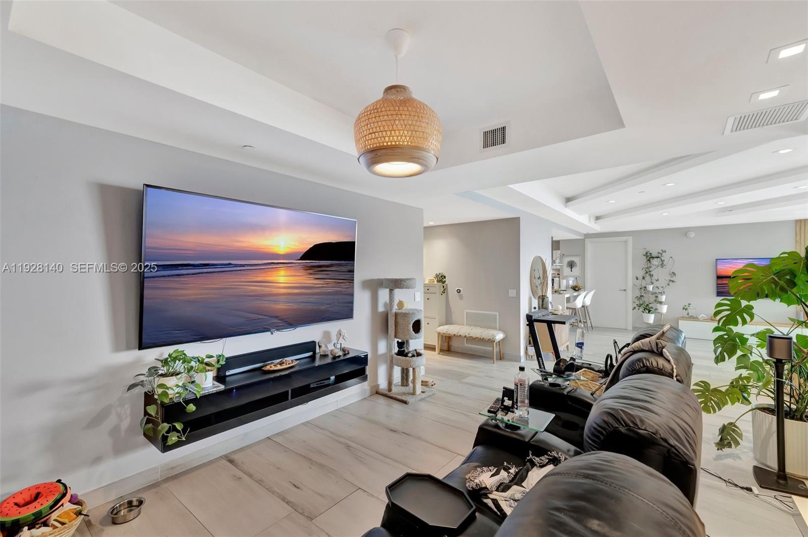 MARINA PALMS RESIDENCES - Residential Lease