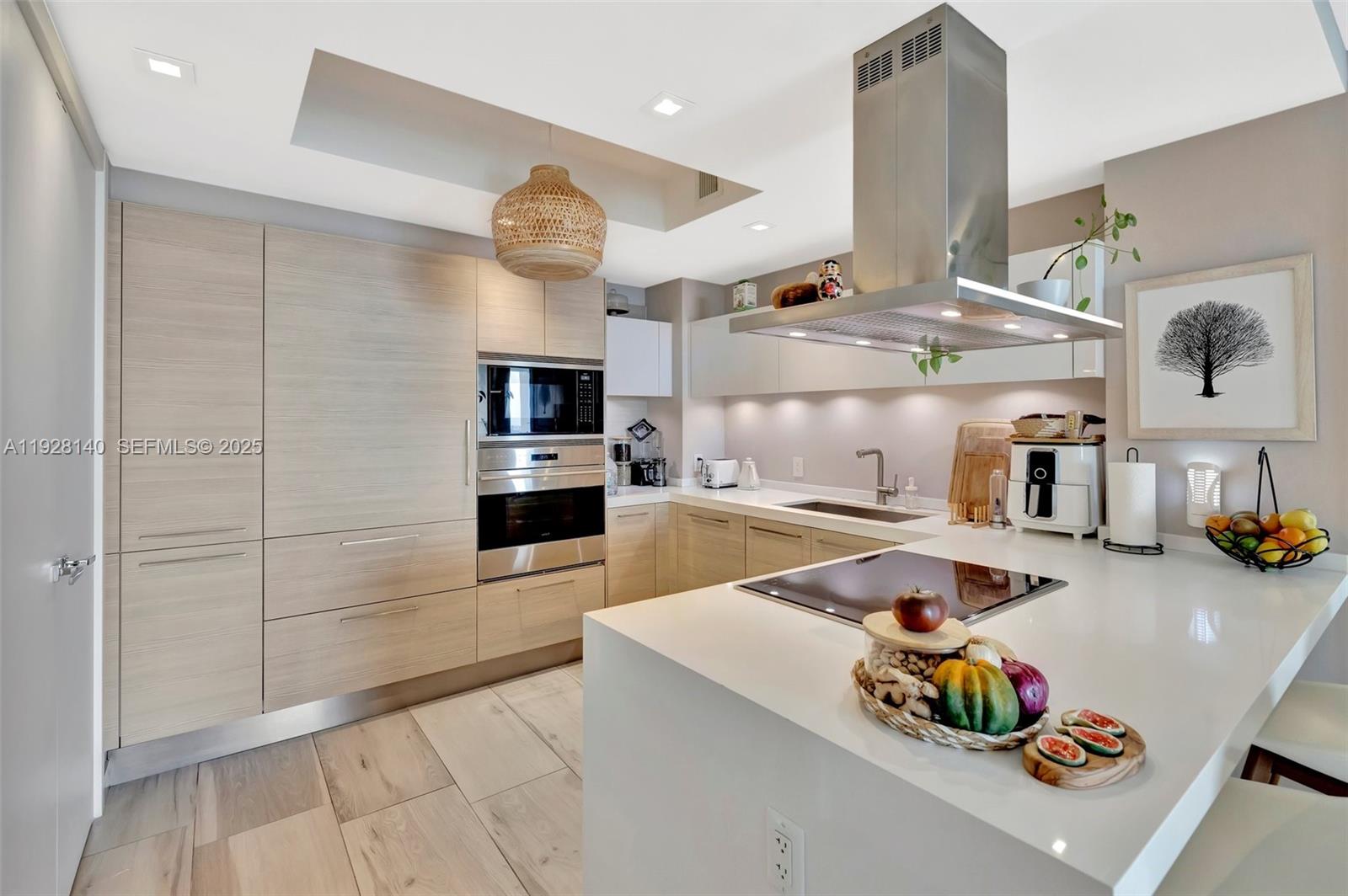 MARINA PALMS RESIDENCES - Residential Lease