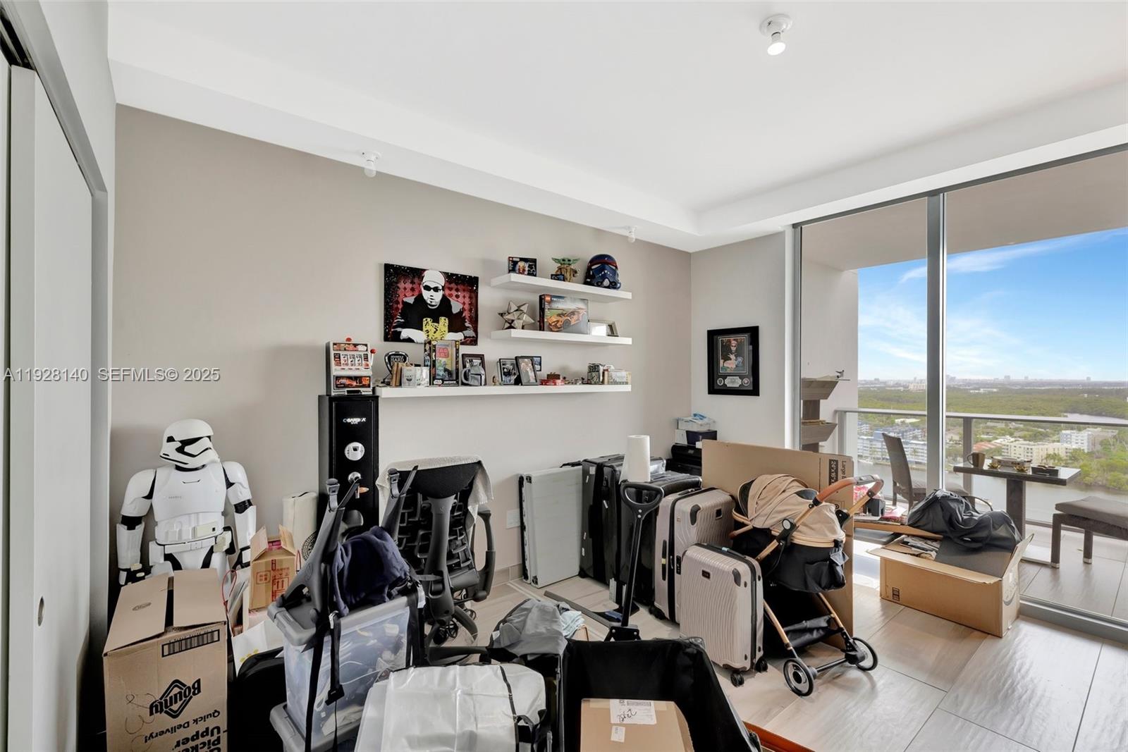 MARINA PALMS RESIDENCES - Residential Lease